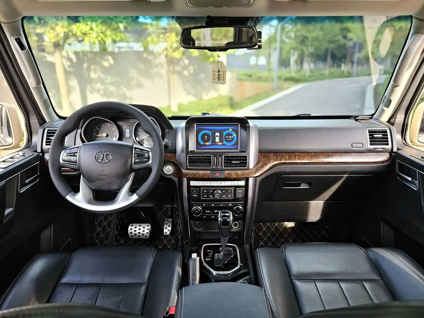 BAIC ORV Beijing Off-Road BJ80 2017 2016 2.3T Auto Premium Edition