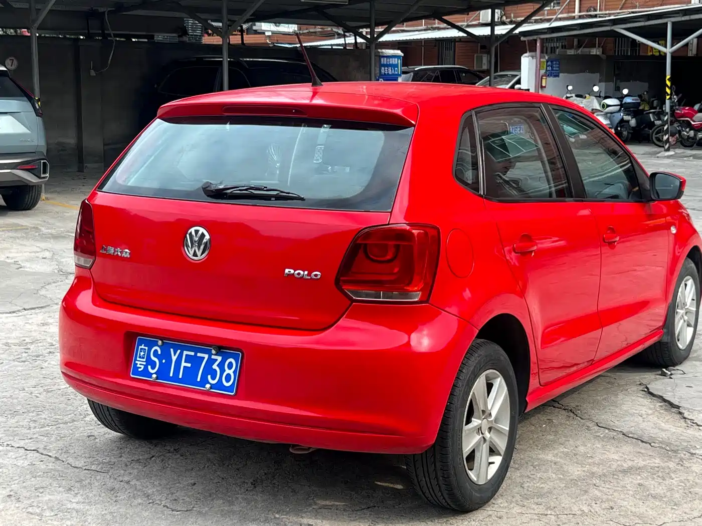 Volkswagen Polo 2013 1.4L Manual Trend Edition фото 4