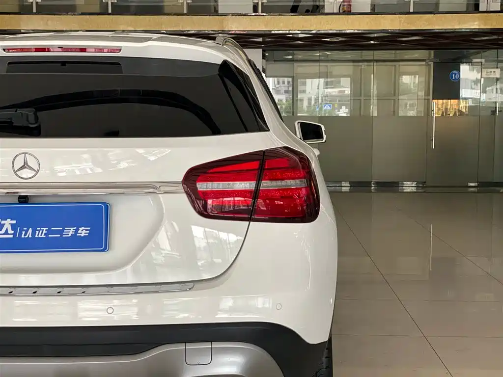 Mercedes-Benz GLA 2017 GLA 200 Dynamic фото 20