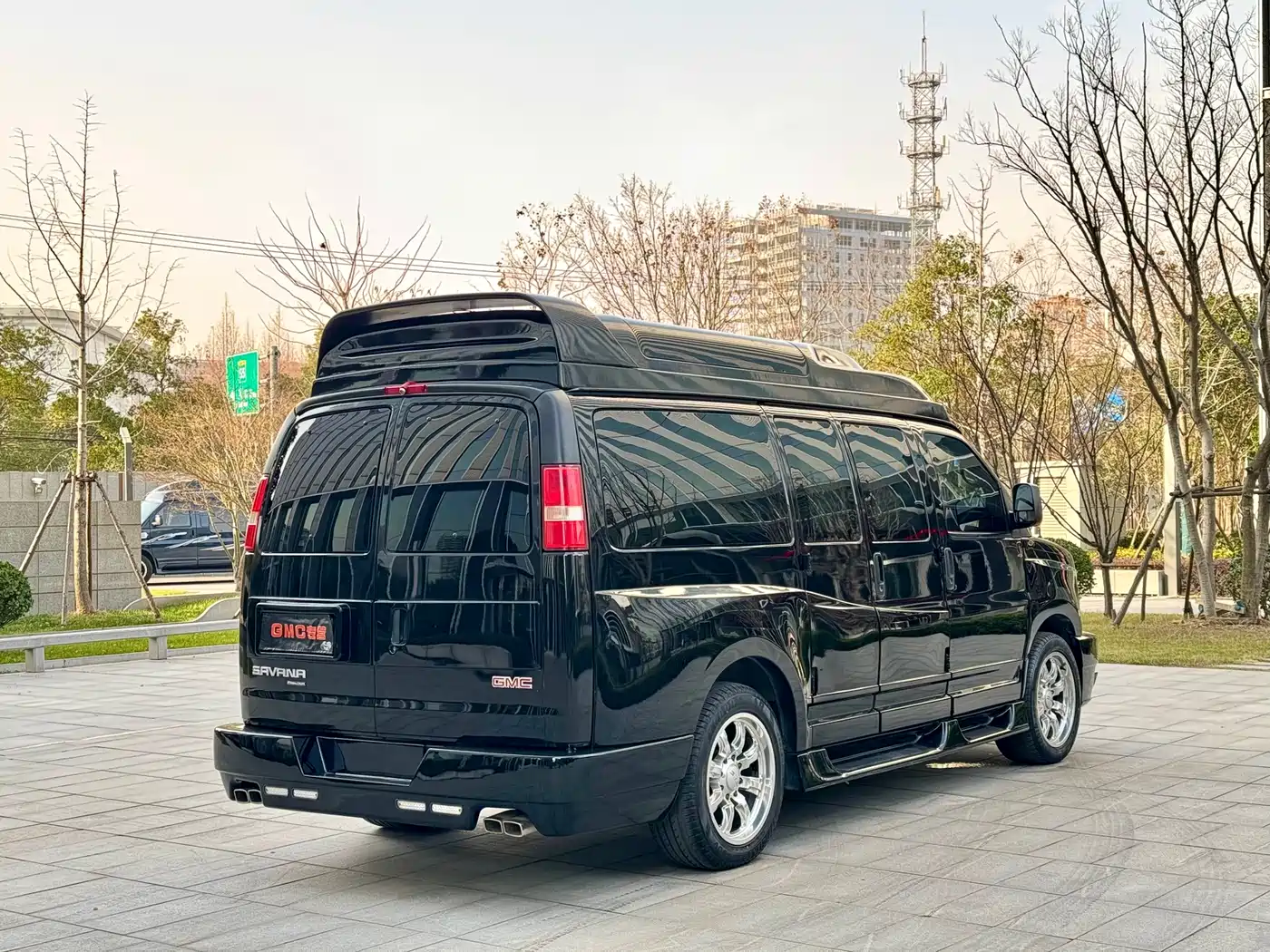 GMC Savana 2017 2017 2500S Premium Edition
