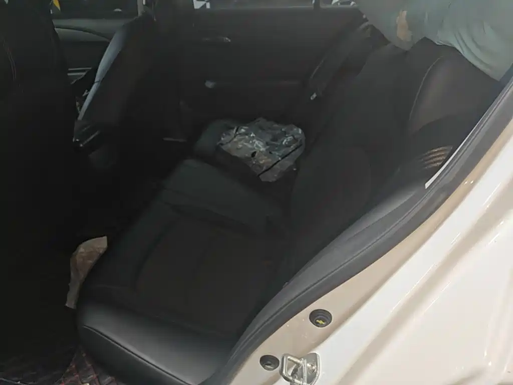 Photo 17 - Chevrolet Cavalier