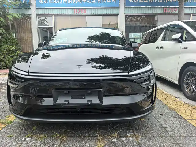 Tesla Model Y L 2025 Facelift Long Range AWD