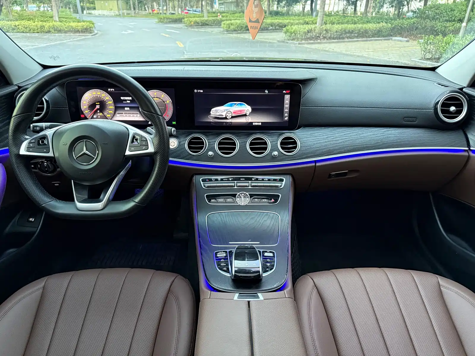 صورة 13 - Mercedes-Benz E-Class
