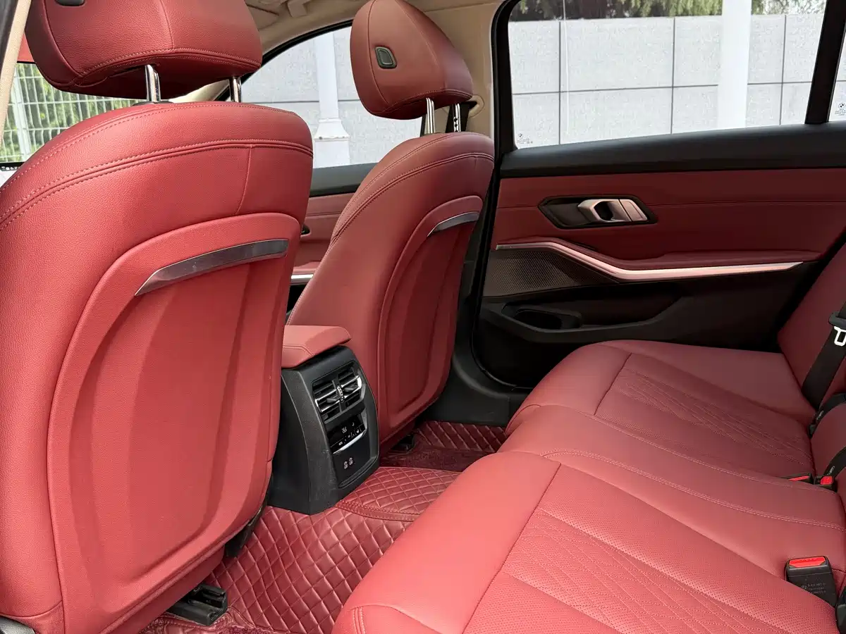 BMW 3 Series 2024 325Li M Sport Package фото 6