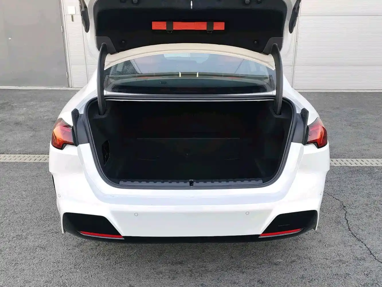 BMW 2 Series 2025 225L M Sport Moonlight Package фото 9