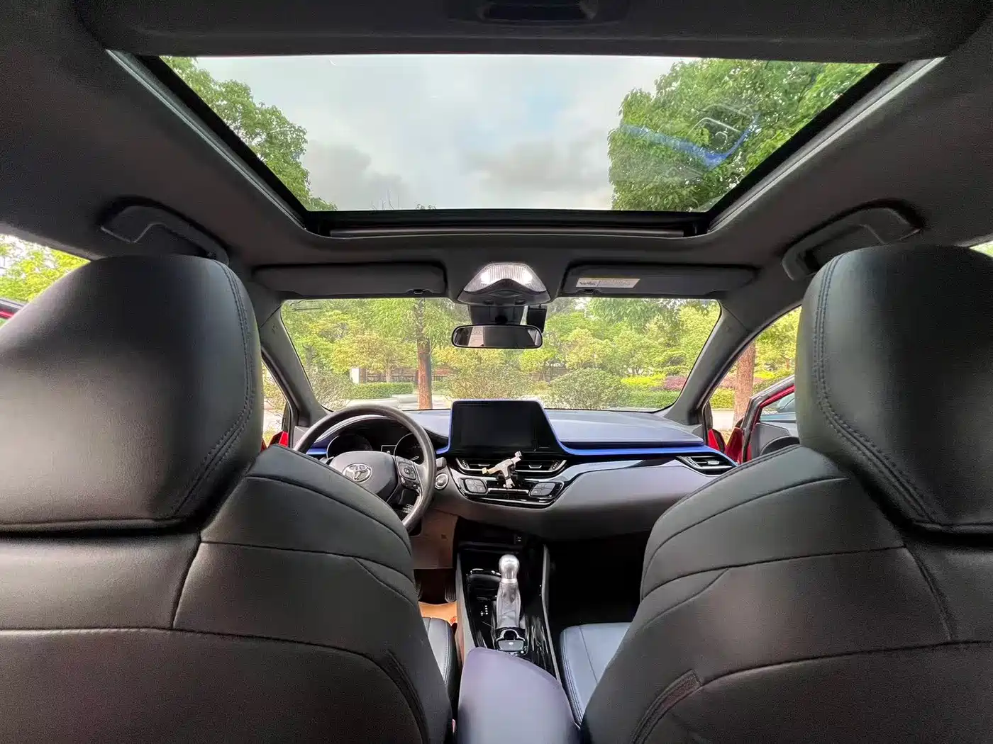 Toyota C-HR 2020 Model 2.0L Leading фото 9