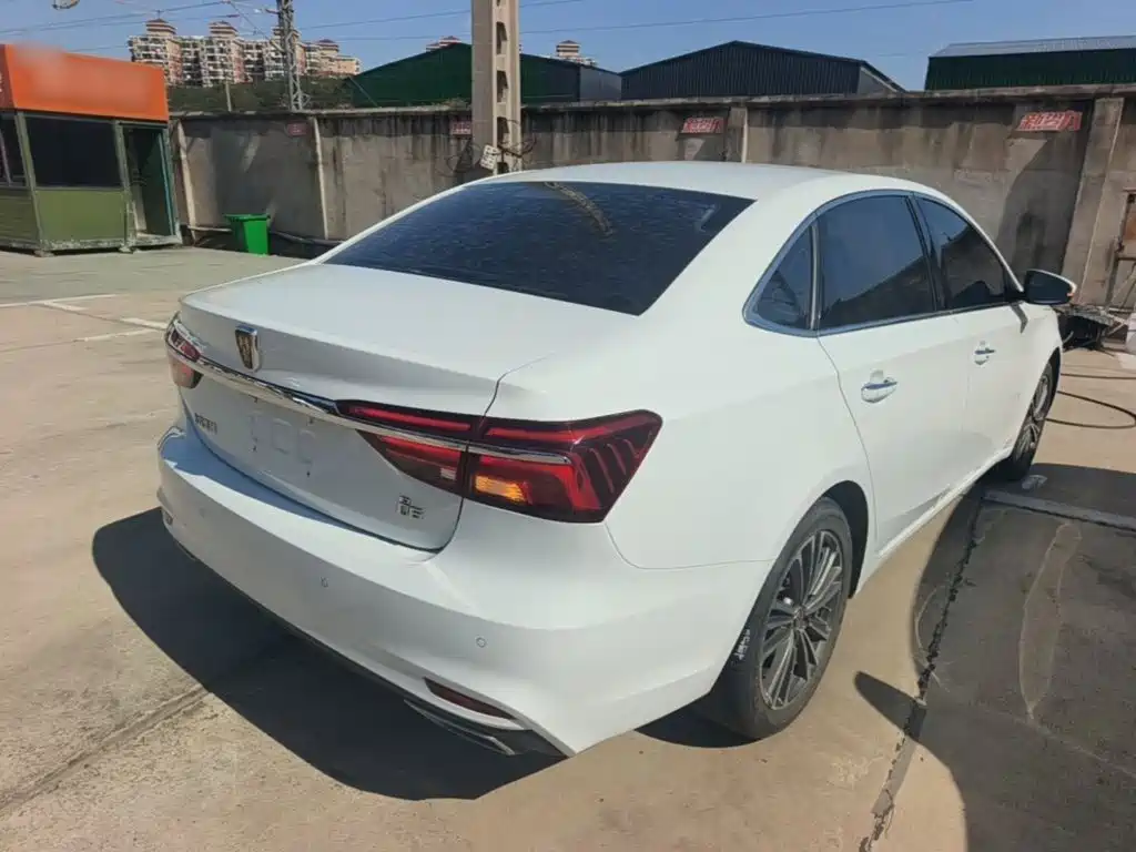 Фото 7 - Roewe i6