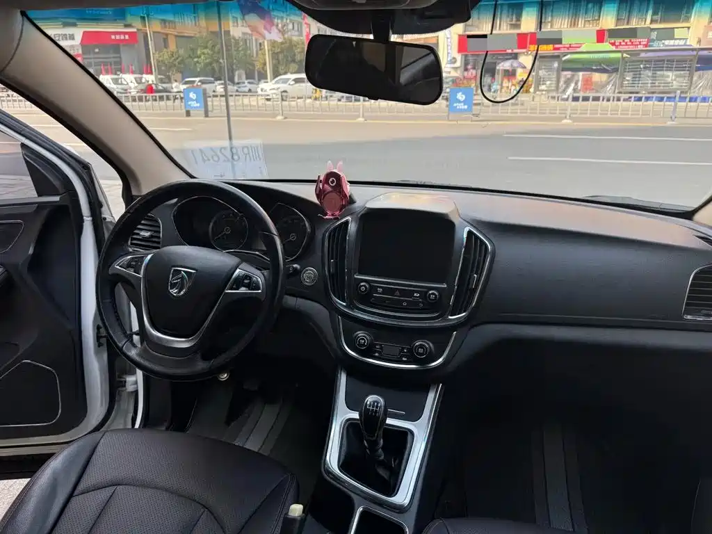 Фото 9 - Baojun 560