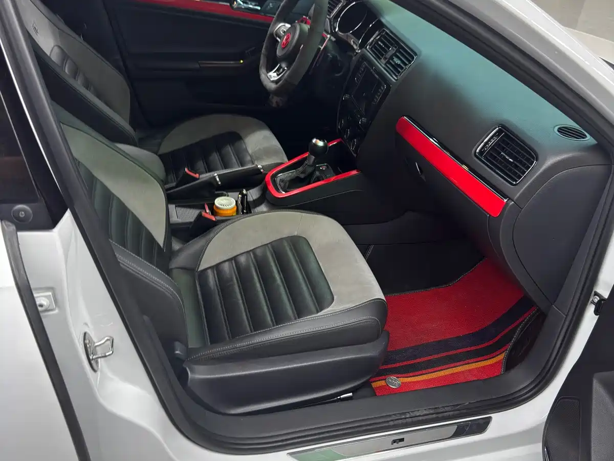 Фото 8 - Volkswagen Sagitar