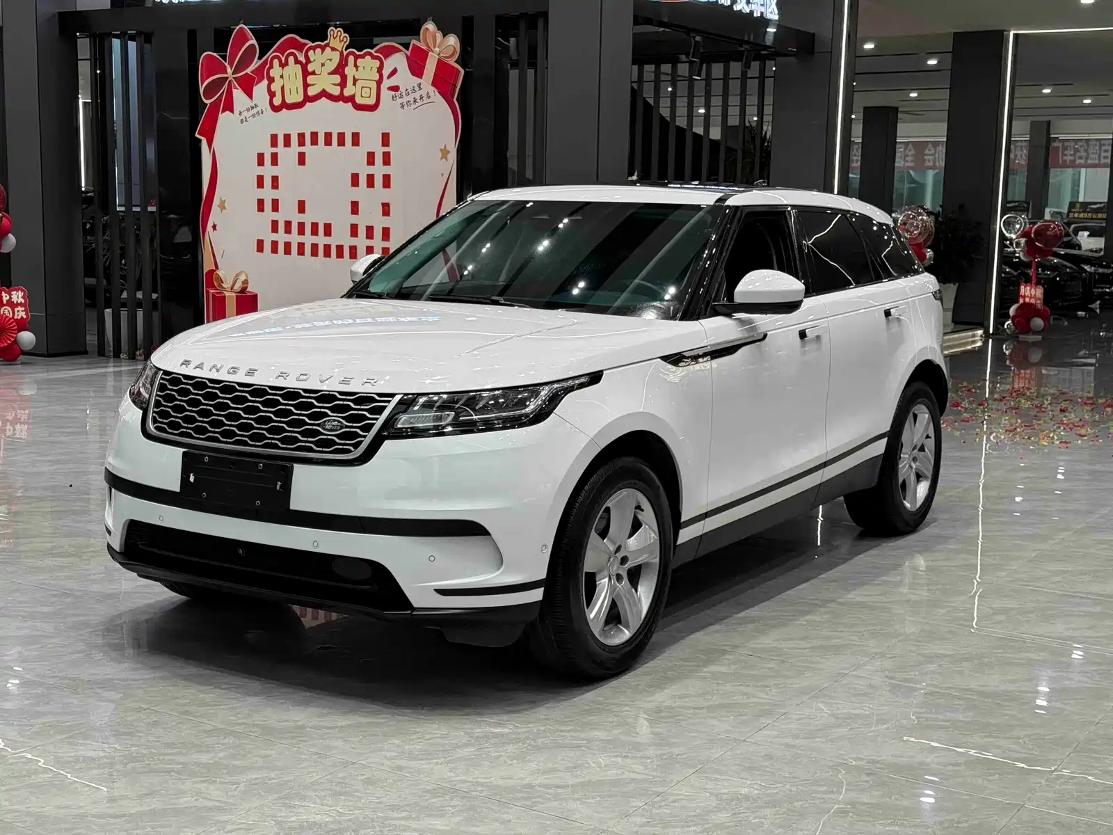 Фото 1 - Land Rover Range Rover Velar