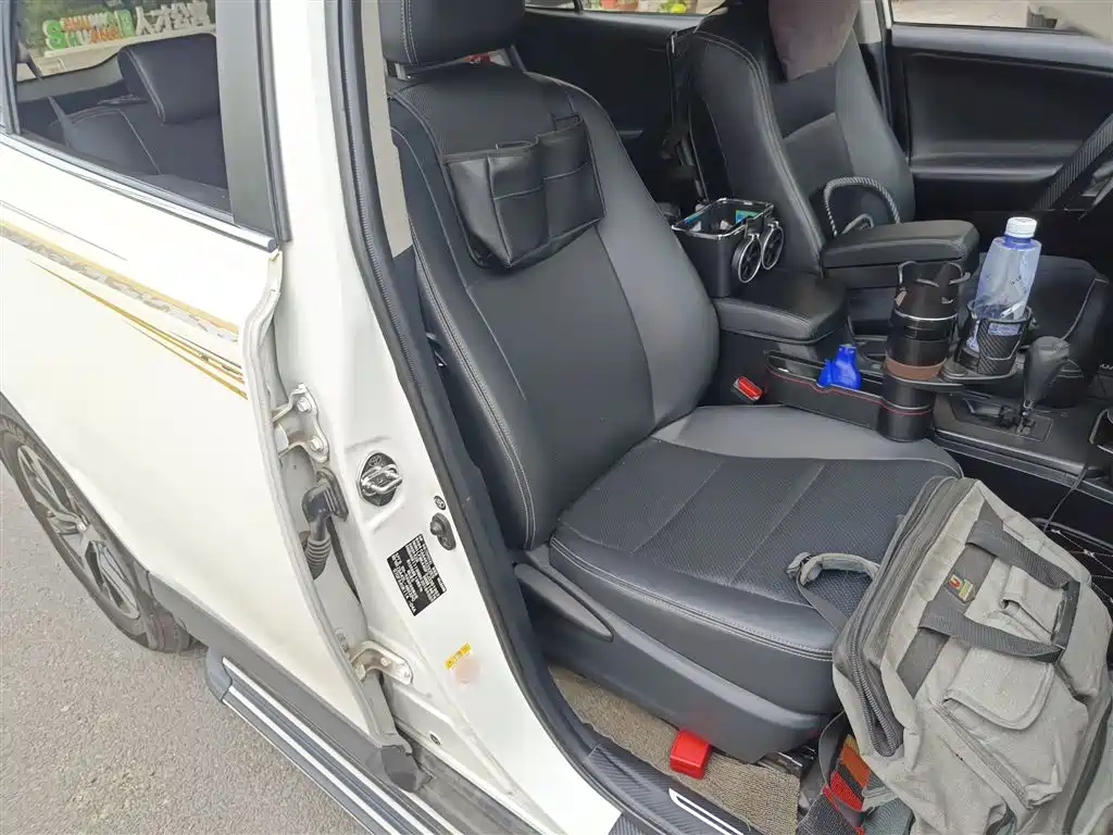 Toyota RAV4 Rongfang 2016 2.0L CVT 2WD Urban (China V) фото 25