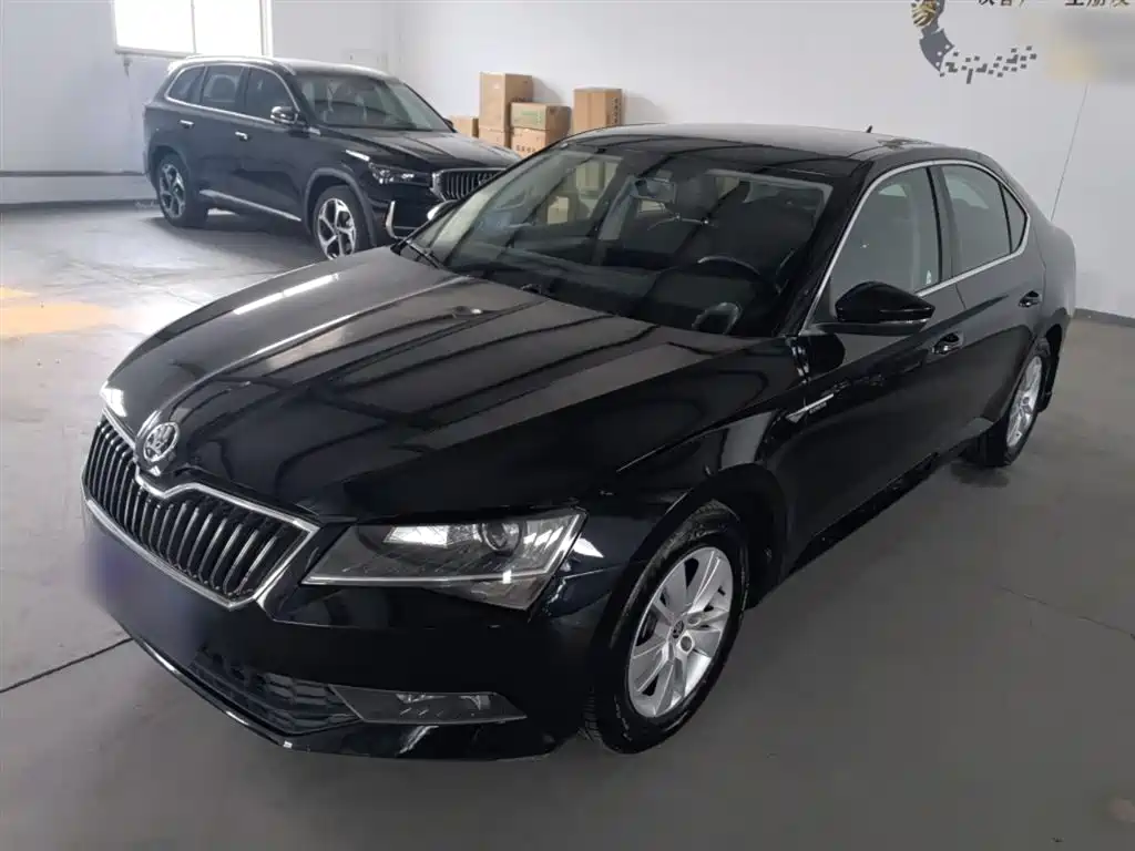 Škoda Superb 2016 TSI330 DSG Pioneer Edition