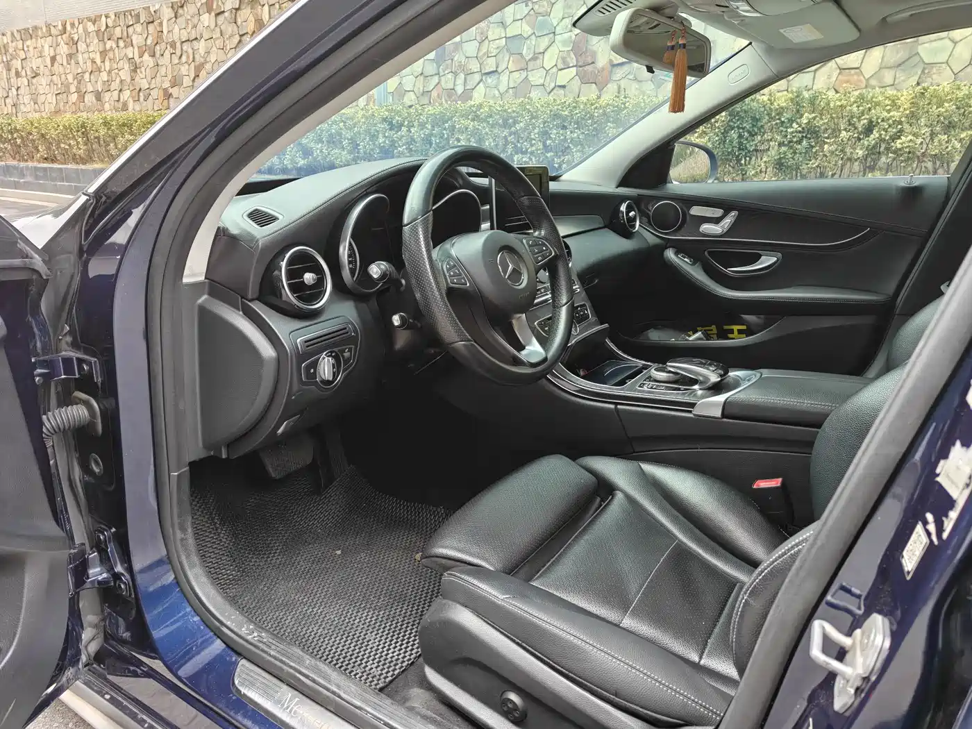 Mercedes-Benz C-Class 2015 Facelift C 200 L Sport фото 4