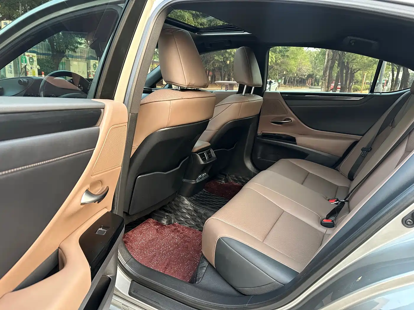 Lexus ES 2022 200 Excellence Edition фото 10