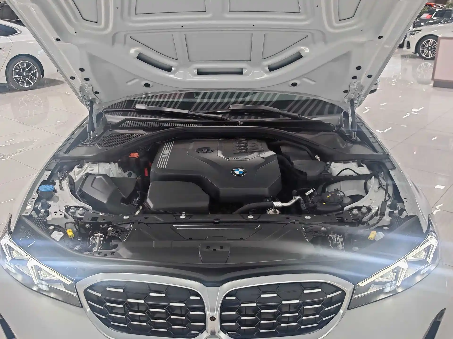 Photo 13 - BMW 3 Series