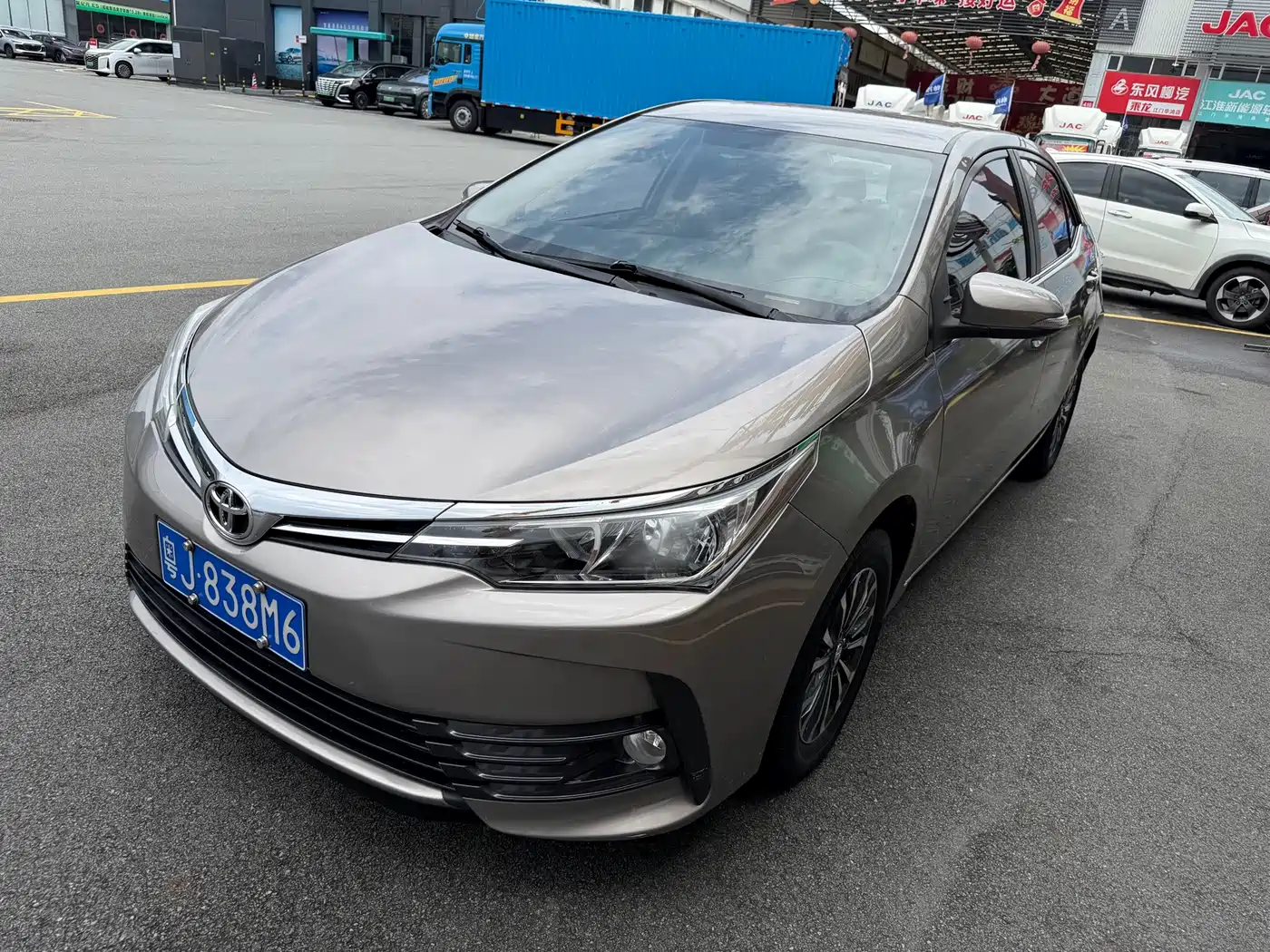 Фото 1 - Toyota Corolla