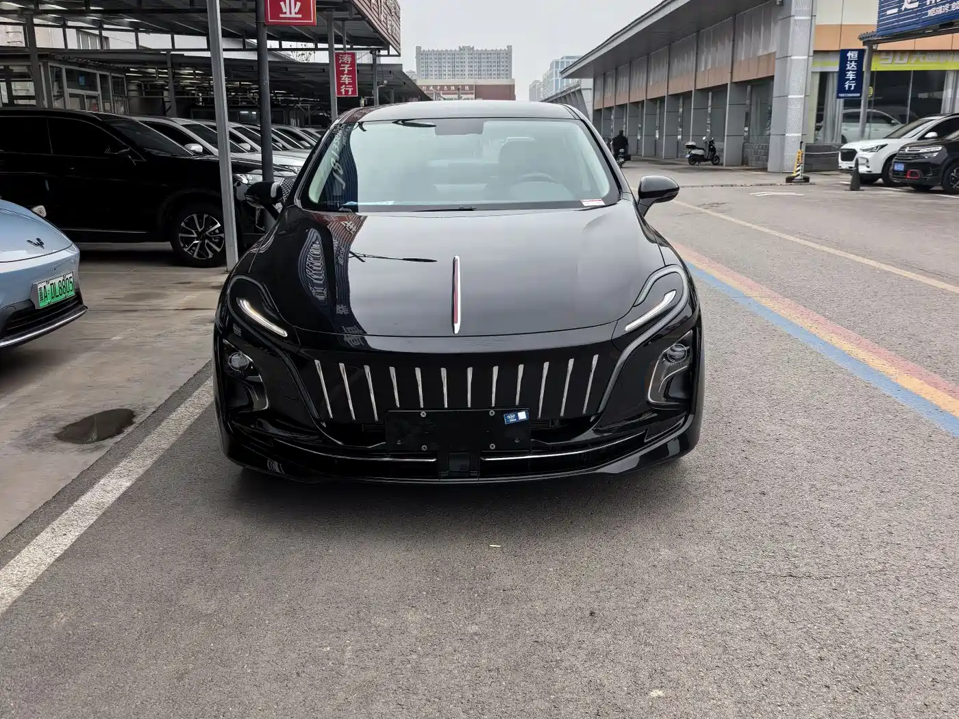 Hongqi E-QM5 2022 431km Charging Enjoyment Edition