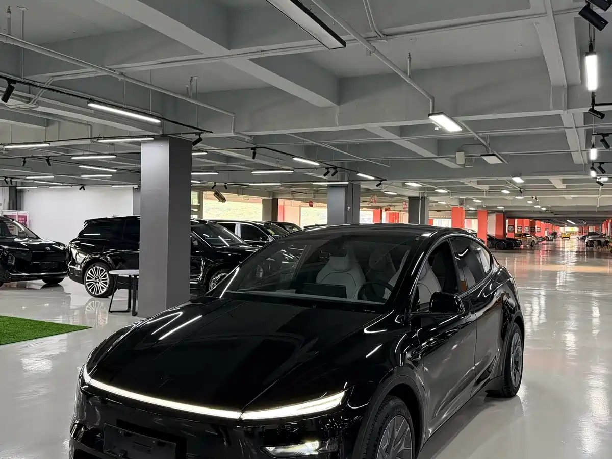Tesla Model Y L 2026 2025 Facelift Long Range AWD