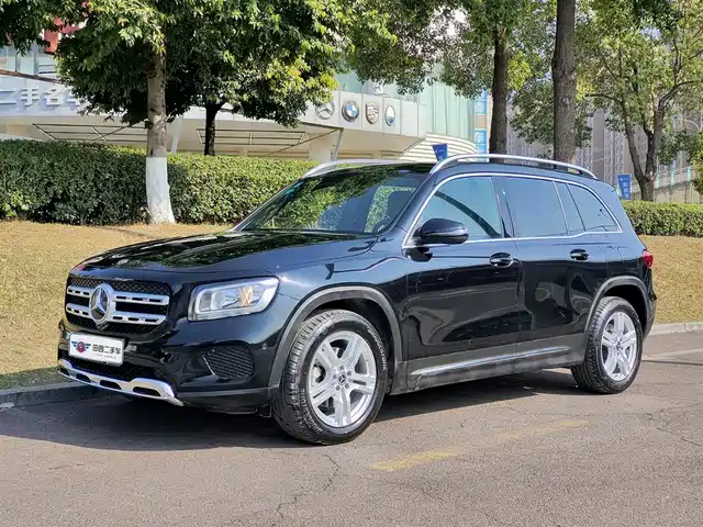 MERCEDES-BENZ GLB