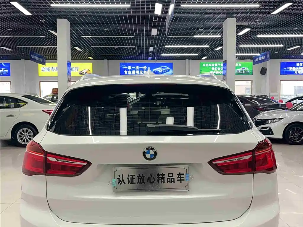 BMW X1 2016 sDrive18Li Premium Model фото 5