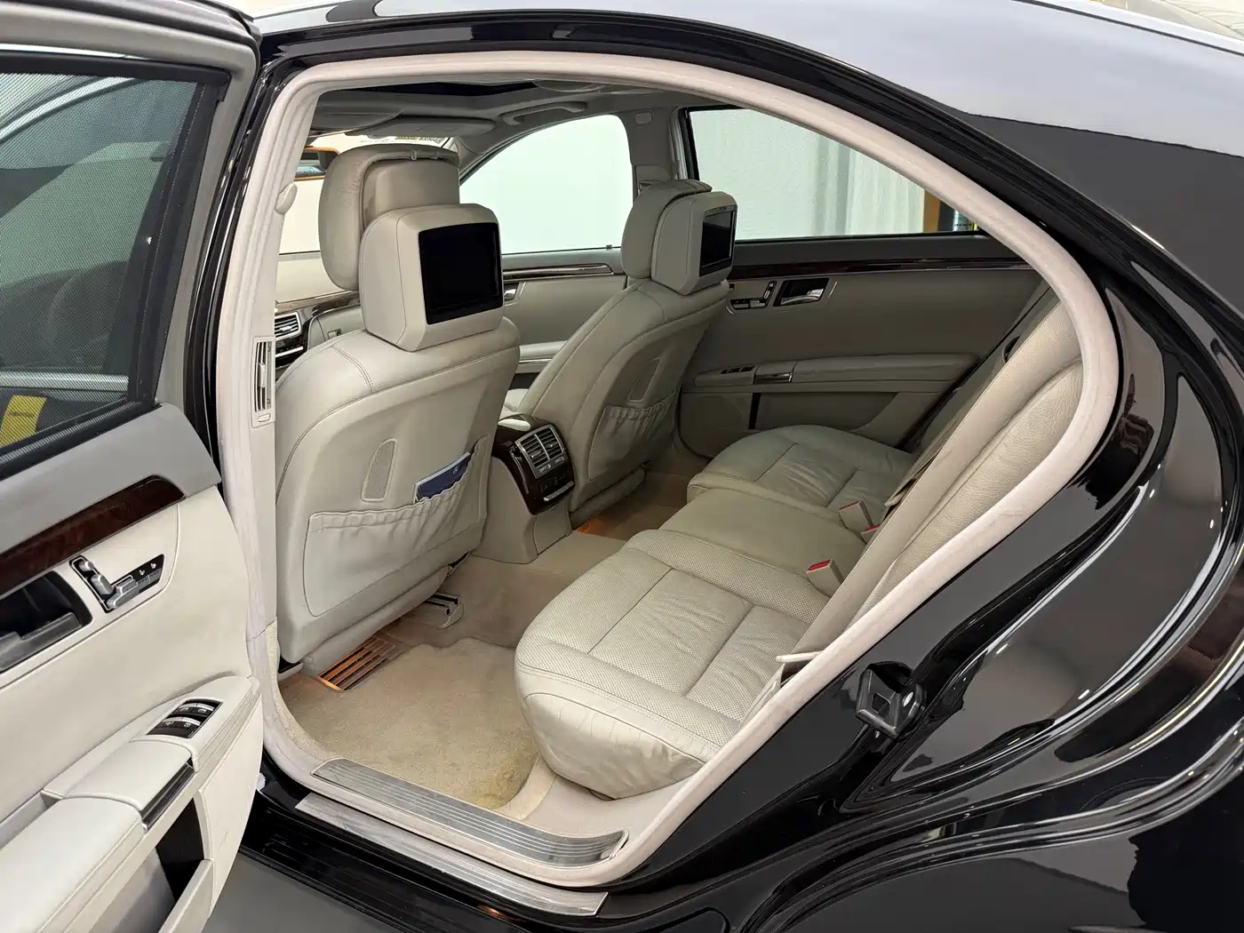 Mercedes-Benz S-Class 2011 S 350 L CGI фото 2