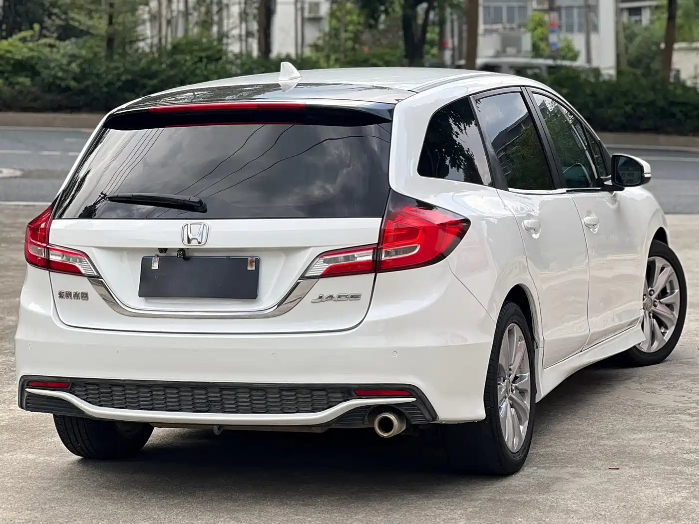 Photo 3 - Honda Jade