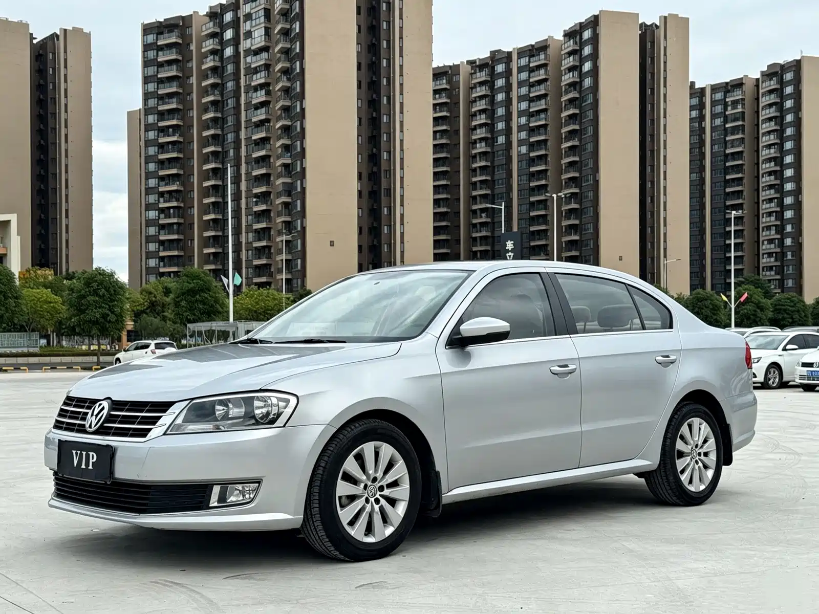 Photo 1 - Volkswagen Lavida