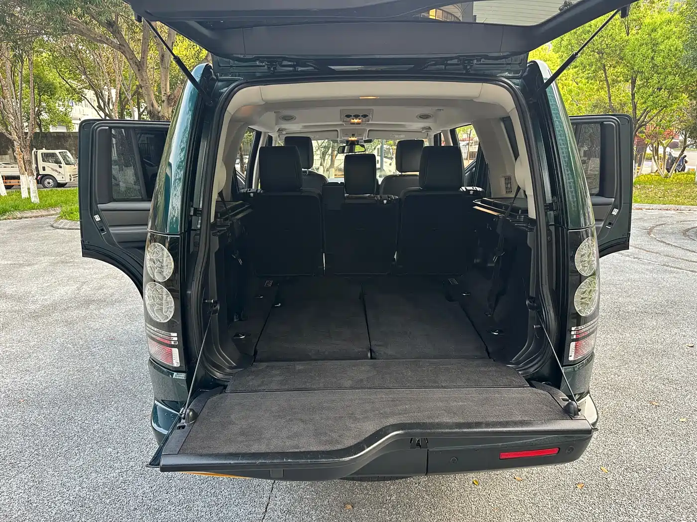 Land Rover Discovery 2016 3.0 SC V6 HSE фото 11