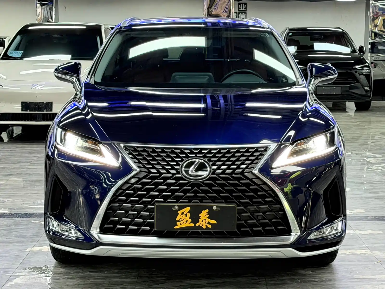 Фото 2 - Lexus RX