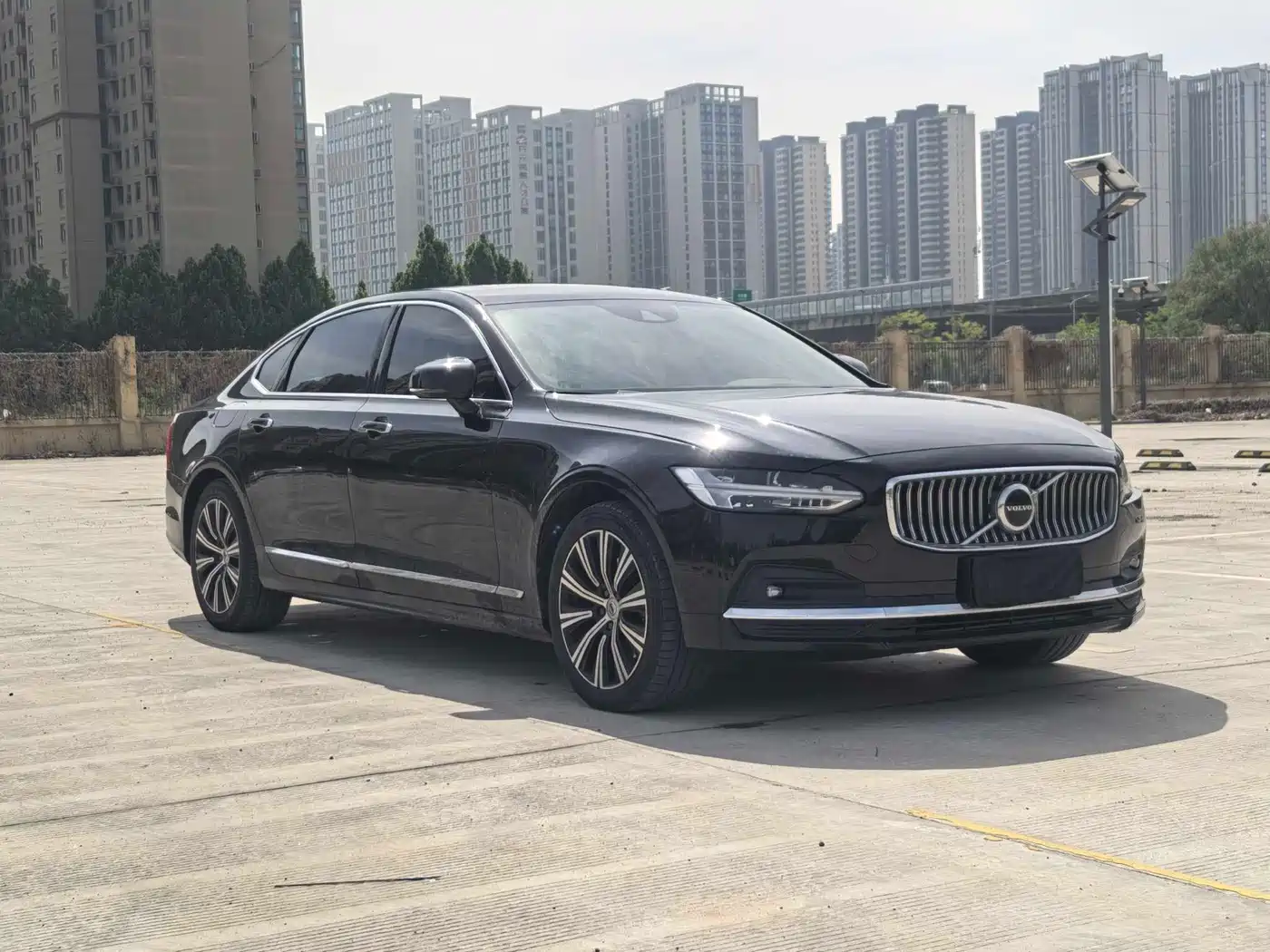 صورة 3 - Volvo S90