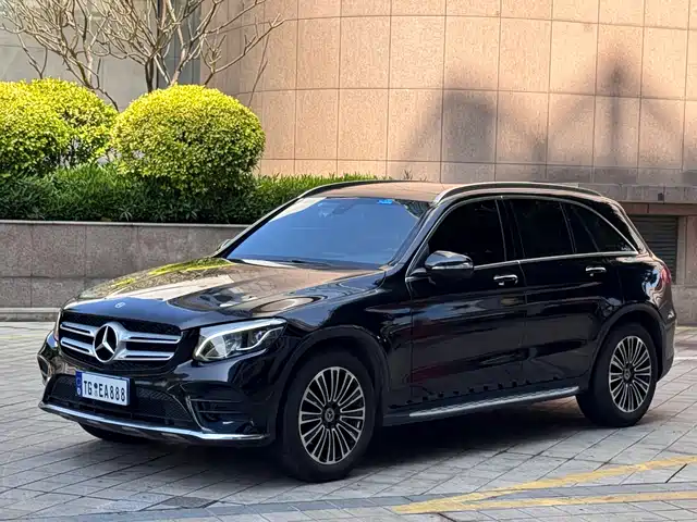 MERCEDES-BENZ GLC