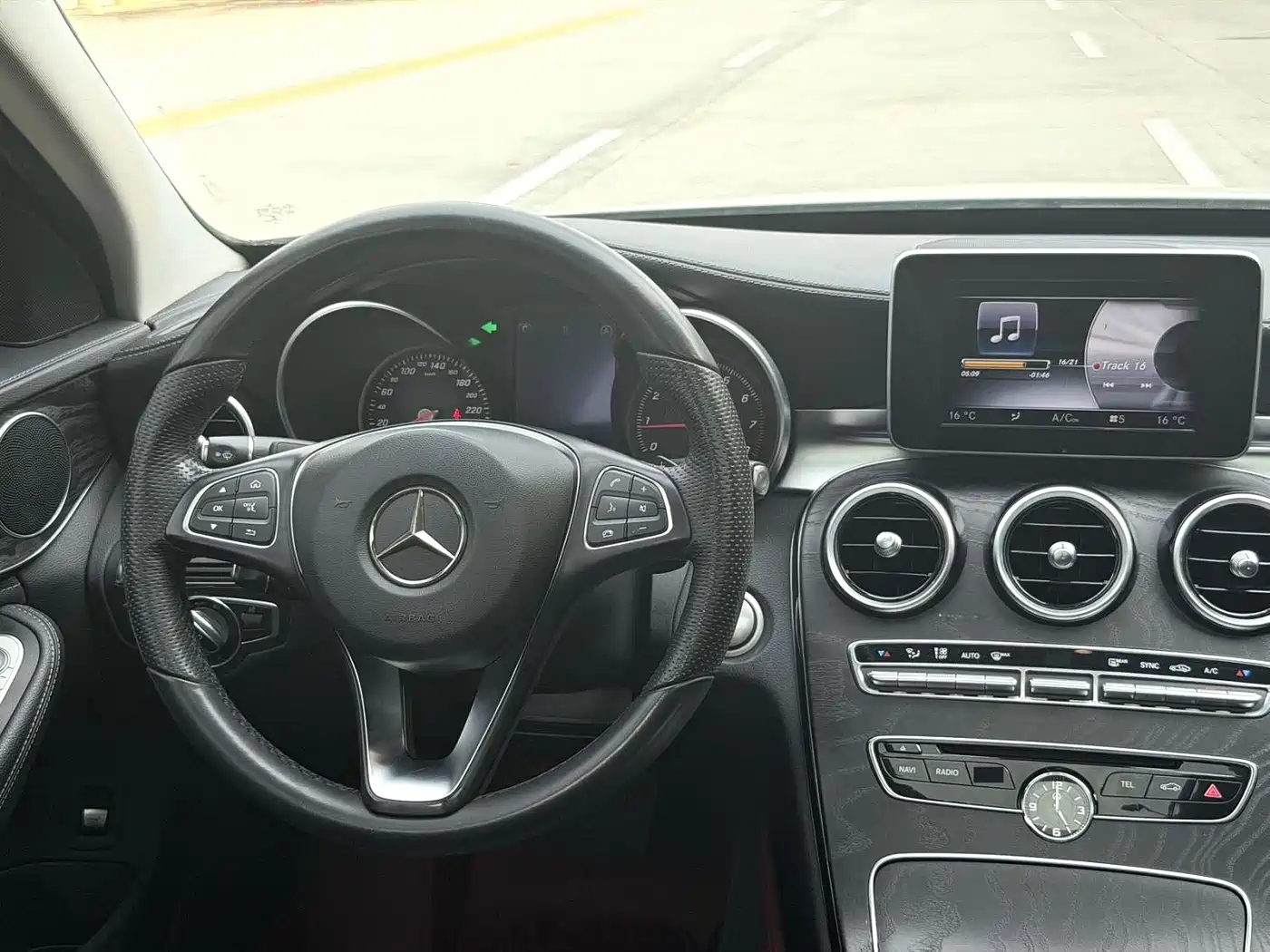 Mercedes-Benz C-Class 2015 2015 Facelift C 200 L Sport
