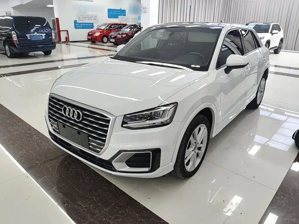 Photo 2 - Audi Q2L