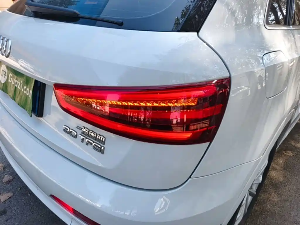 Photo 8 - Audi Q3