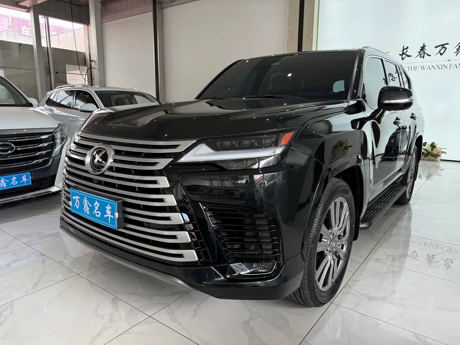 صورة 1 - Lexus LX