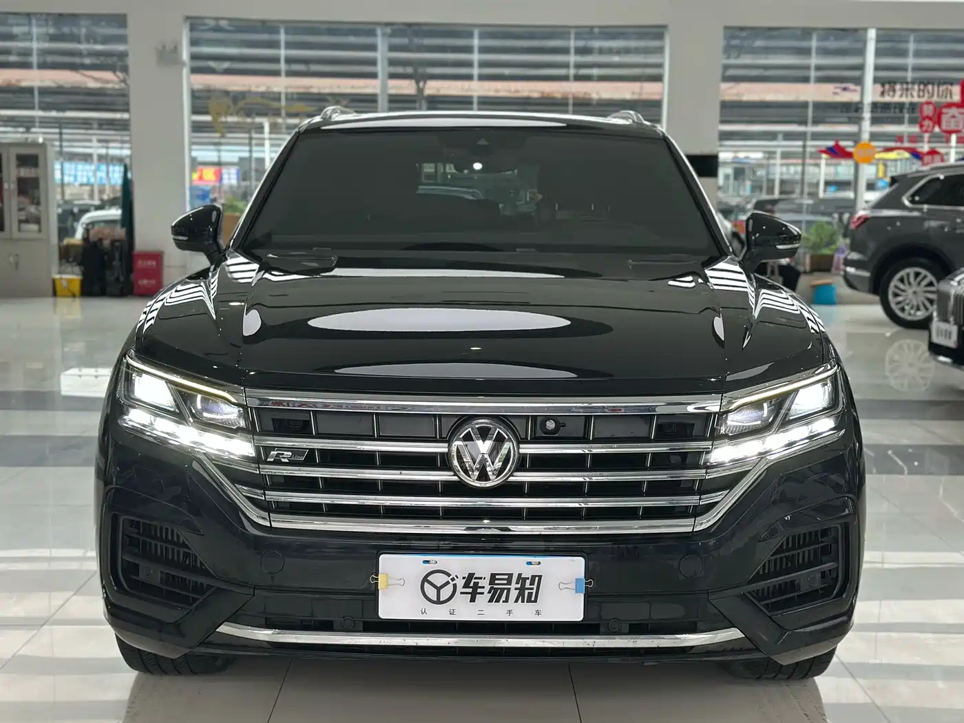 VOLKSWAGEN TOUAREG