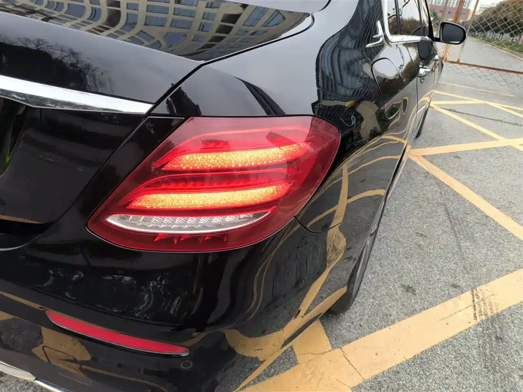 Mercedes-Benz E-Class 2020 E 300 L Sport Fashion Model фото 24