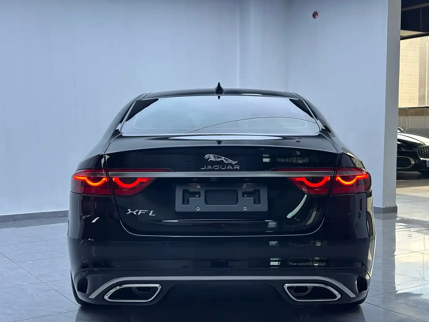 Jaguar XFL 2026 2025 2.0T P250 FWD Luxury Edition