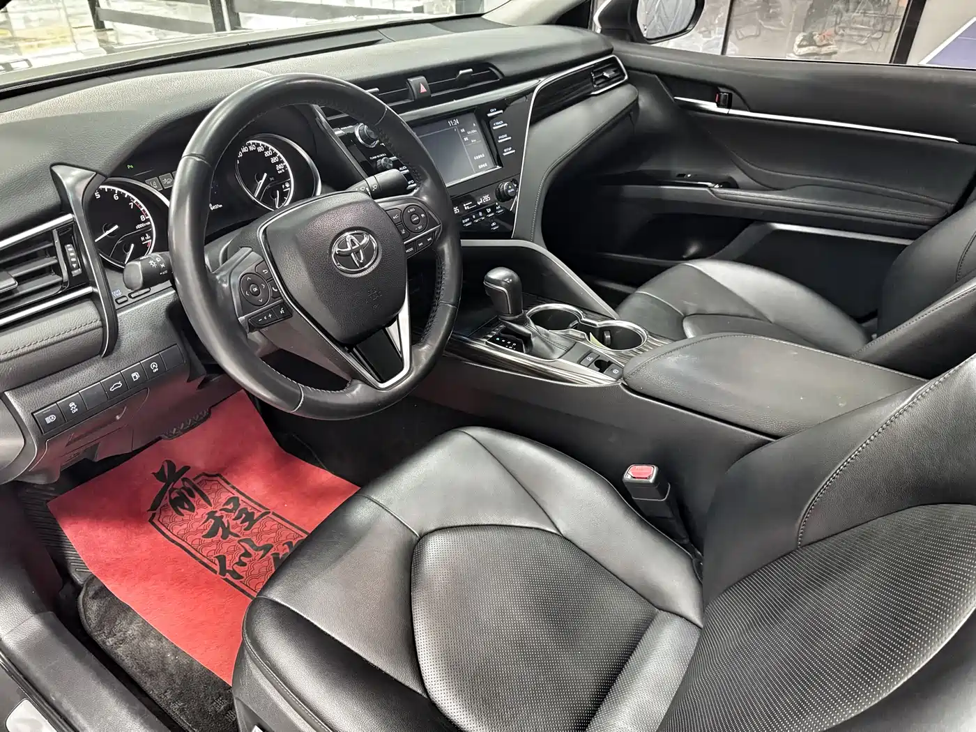 Toyota Camry 2018 2.0G Luxury Edition фото 9