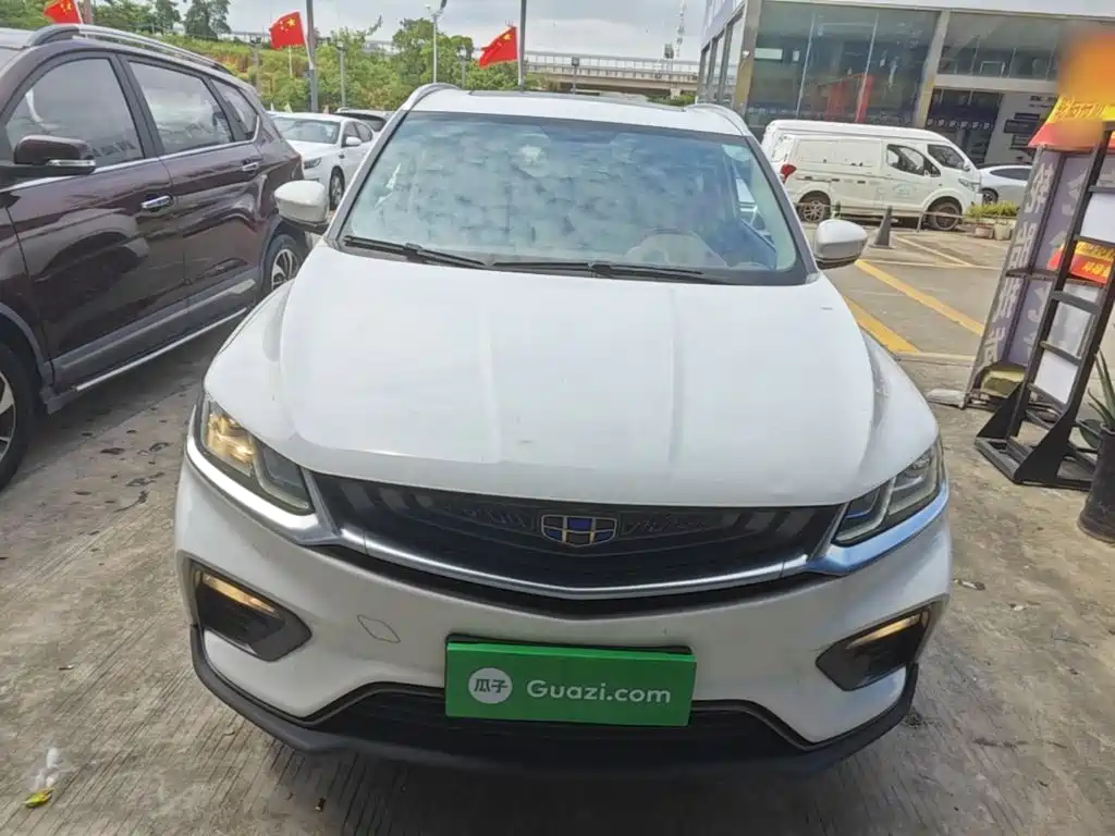 Фото 3 - Geely Coolray
