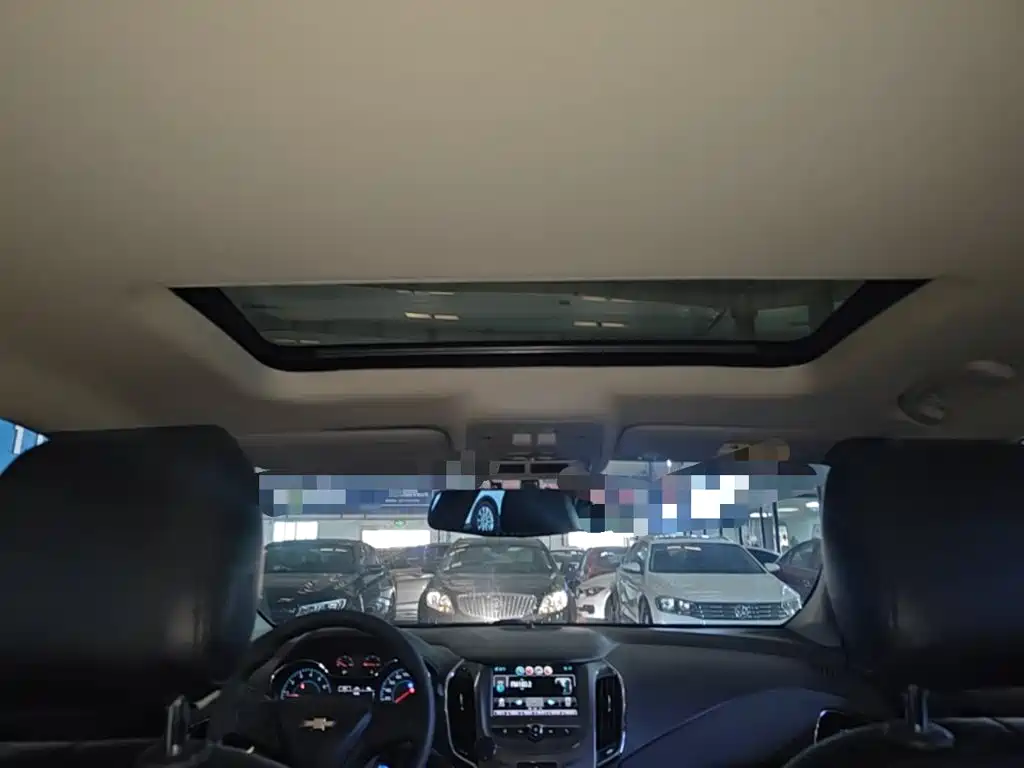 Chevrolet Cruze 2017 2018 320 Automatic Pioneer Sunroof Edition