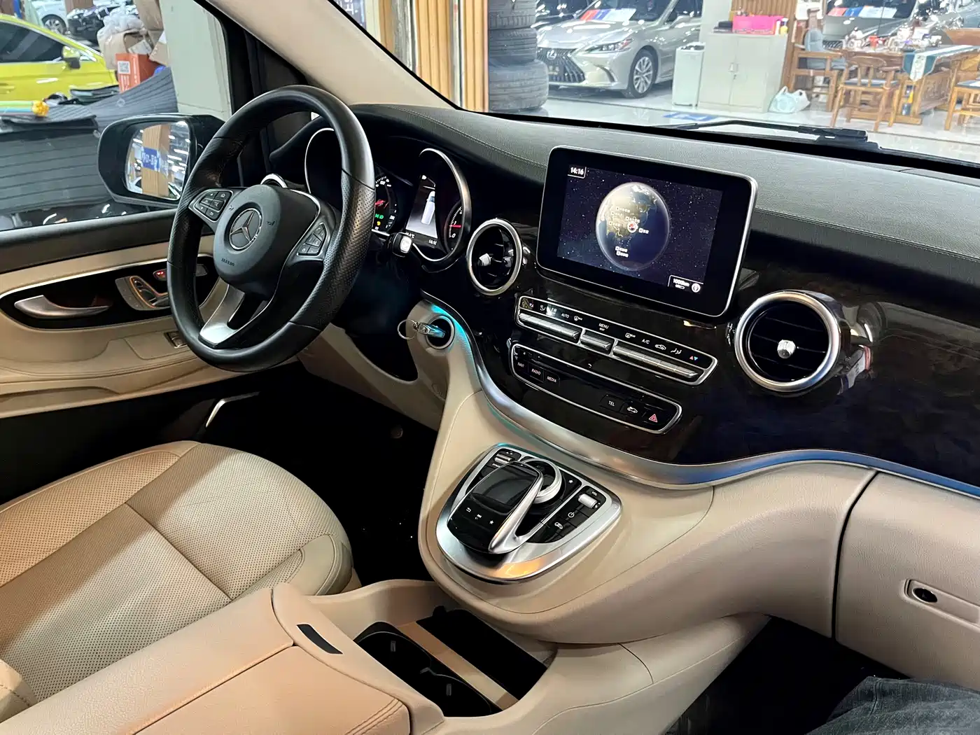 Mercedes-Benz V-Class 2018 V 260 Premium Edition China V фото 16