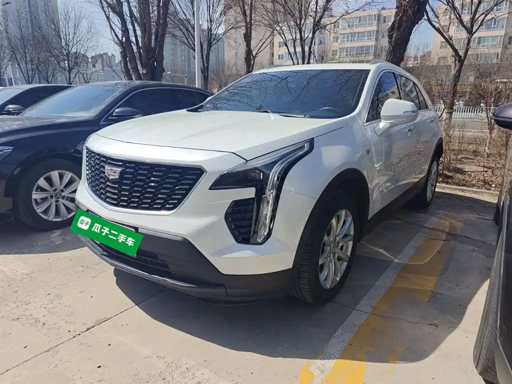 CADILLAC XT4