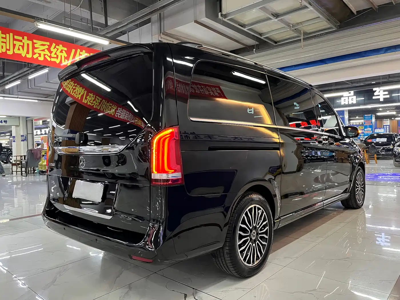 Mercedes-Benz V-Class 2018 V 260 Premium Edition China V фото 5