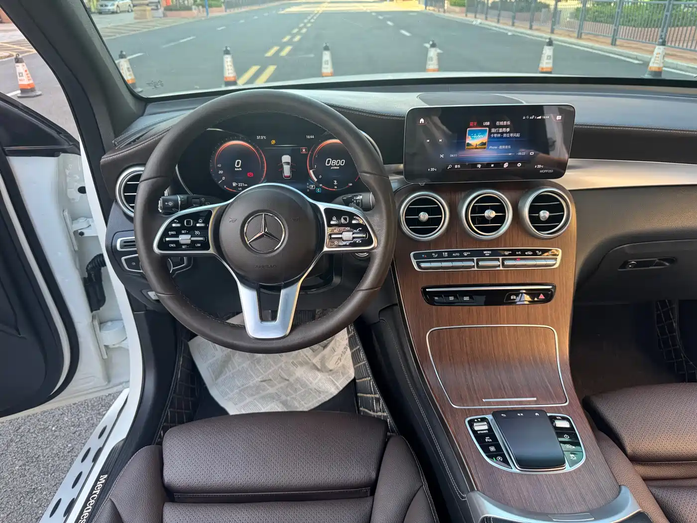 Mercedes-Benz GLC 2021 GLC 300 L 4MATIC Sporty фото 17