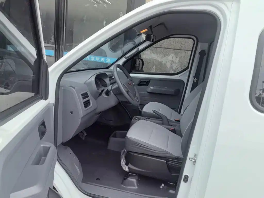 Wuling Motors Wuling Yangguang 2025 2025 400km Bus Comfort Edition