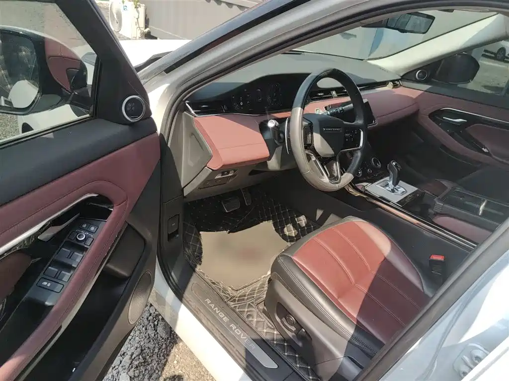 Land Rover Range Rover Evoque 2023 Range Rover Evoque L 249PS Luxury Edition фото 12