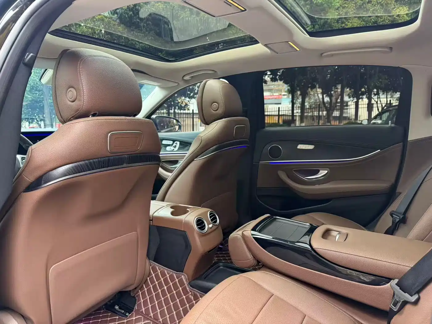 Mercedes-Benz E-Class 2017 E 300 L Luxury фото 27