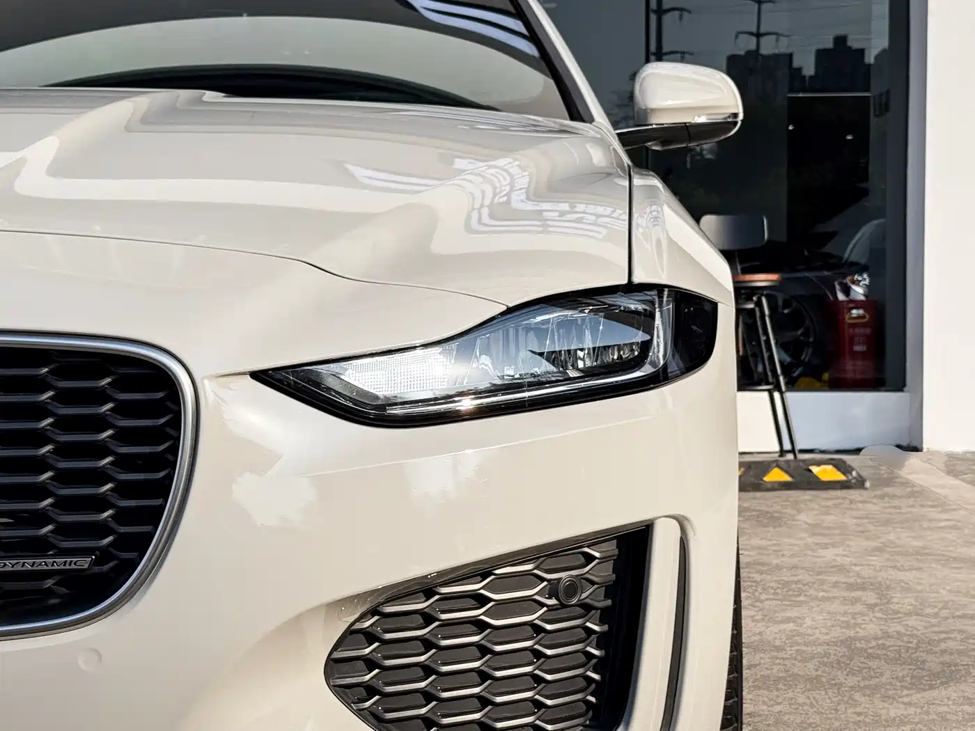Jaguar XEL 2020 2.0T 200PS R-DYNAMIC Youth Sport Edition фото 3