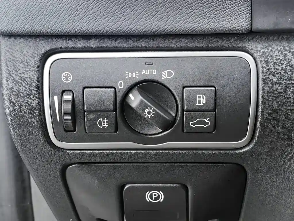 Фото 21 - Volvo S60